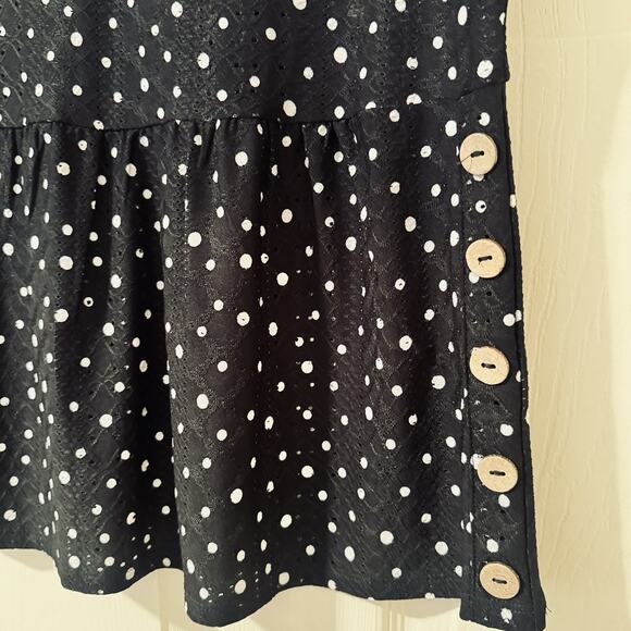 NWT BELLE by Belldini Black Polka Dot Blouse Peplum Top Flowy Casual Lasercut M - Picture 3 of 9